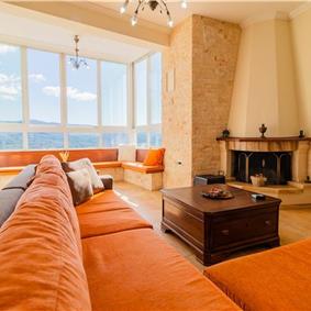 5 bedroom villa with pool, near Acharavi, sleeps 9